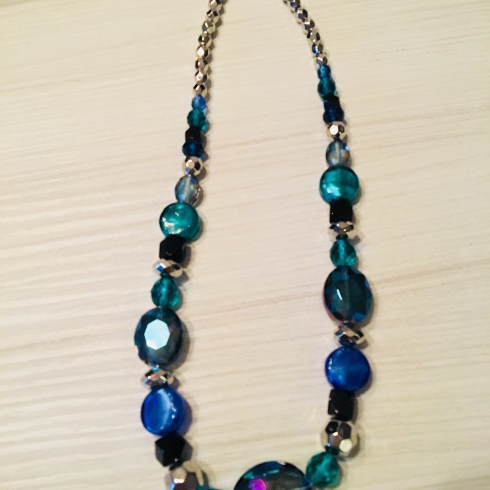 WHBM necklace - Picture 3 of 4